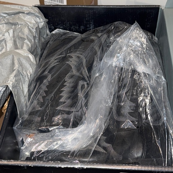 Brand new Lucchese boots - Picture 7 of 9